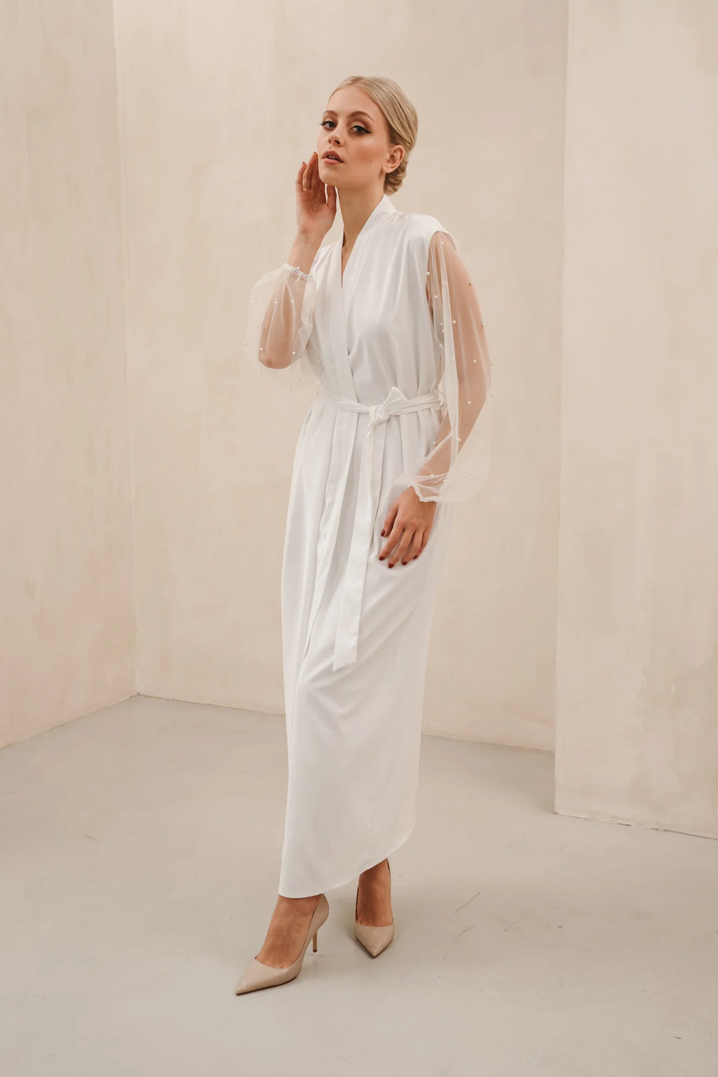 Customizable Pearl Sleeve Bridal Robe