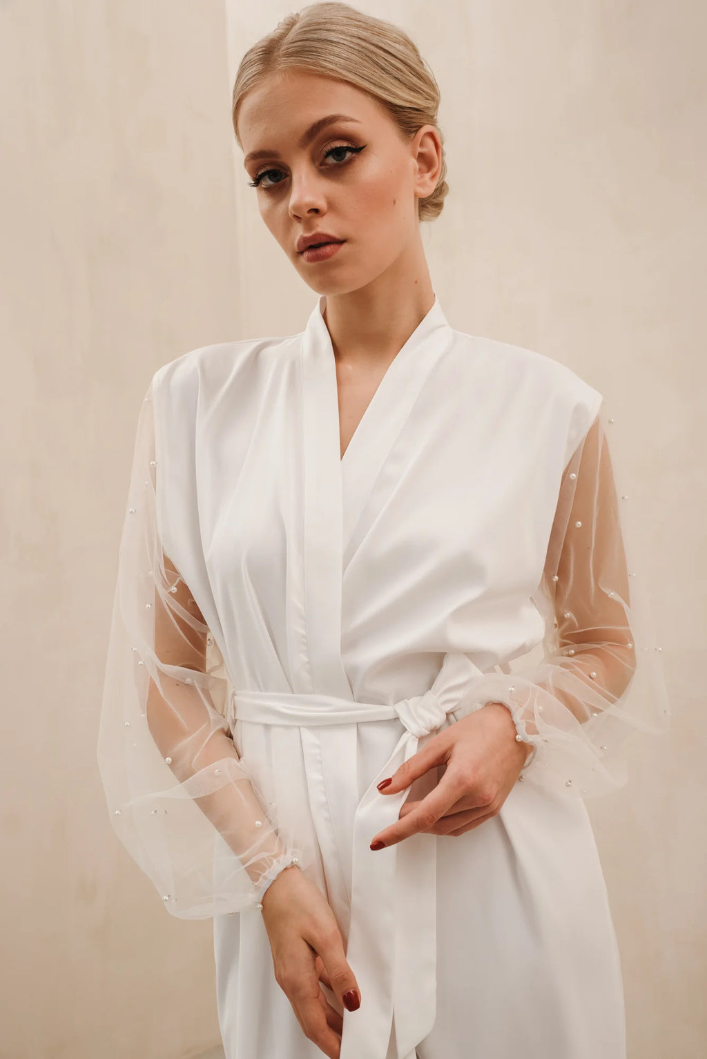 Customizable Pearl Sleeve Bridal Robe