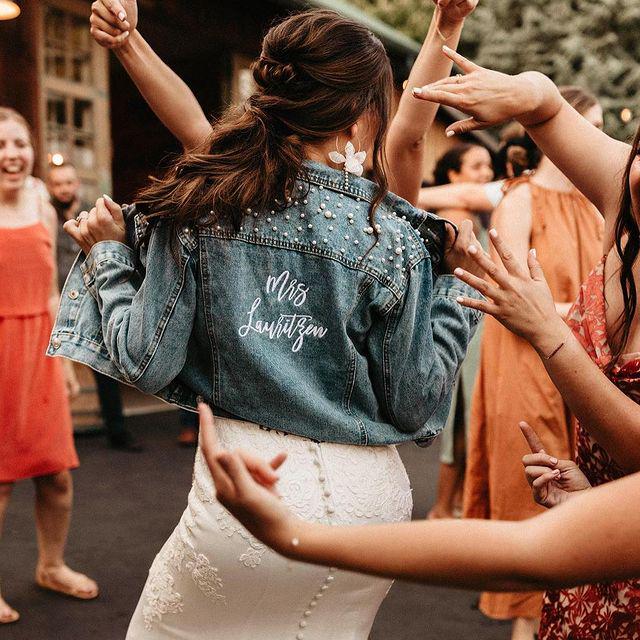 Love's Bridal & Custom Embroidery