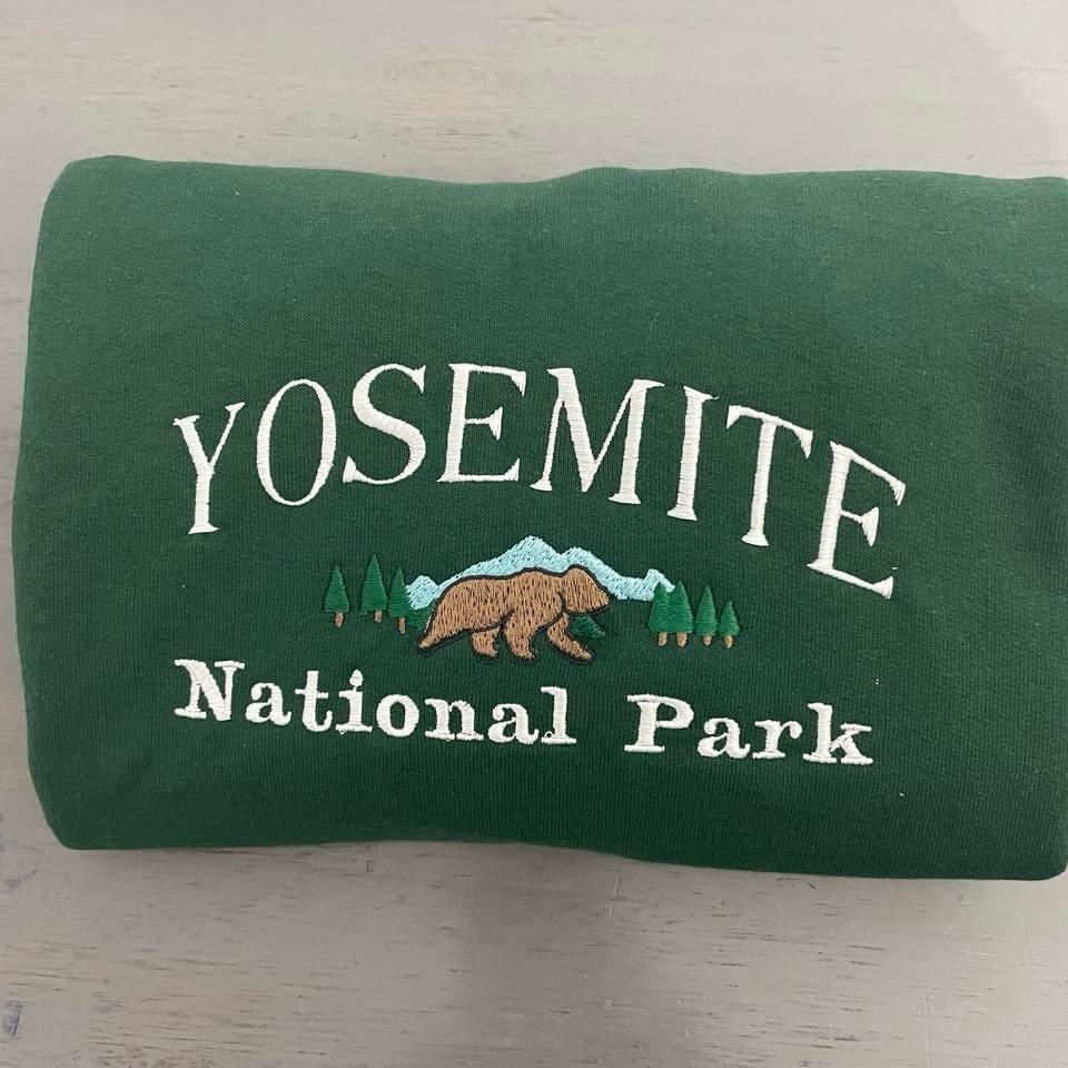 Yosemite National ParkEmbroidered sweatshirt; vintage Yosemite embroidered crewneck; Yosemite California, Sierra Nevada  National park
