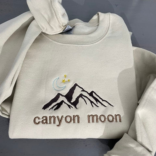 Canyon Moon Embroidered sweatshirt; Vintage  Canyon moon crewneck; vintage Canyon Moon embroidered sweater; old lovers sweatshirt; gift for